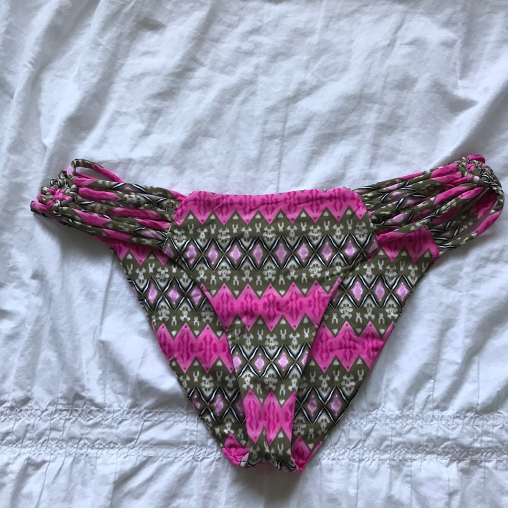 Frankie’s Bikinis Bottom